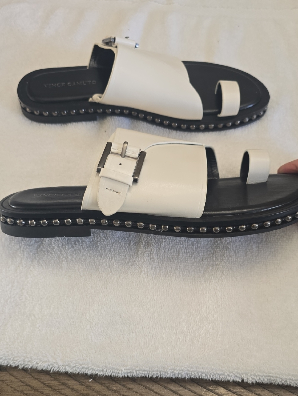 NWOT Vince Camuto Cooliann Sandals - Picture 3 of 9